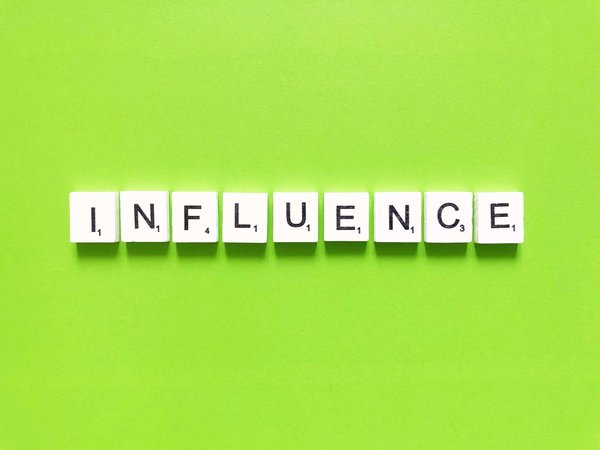 How to Create an Impactful Influencer Marketing Strategy for Small E-commerce Brands?